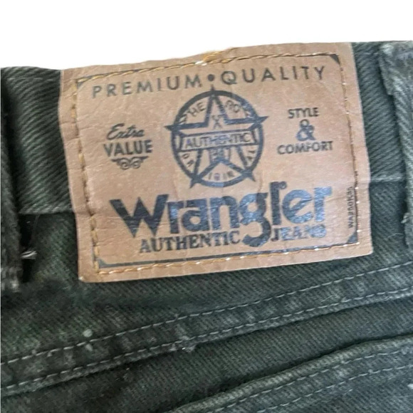 Wrangler Authentic Jeans Garment-Dyed Denim Shorts – Made in USA – Size 36 - Picture 7 of 11